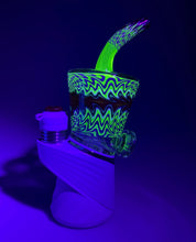 Load image into Gallery viewer, Fully Worked Puffco Peak Top w/Illuminati UV Glass